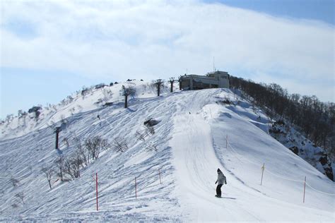 谷川岳天神平スキー場、なぜか宇宙人がスキーを教えに来る理由